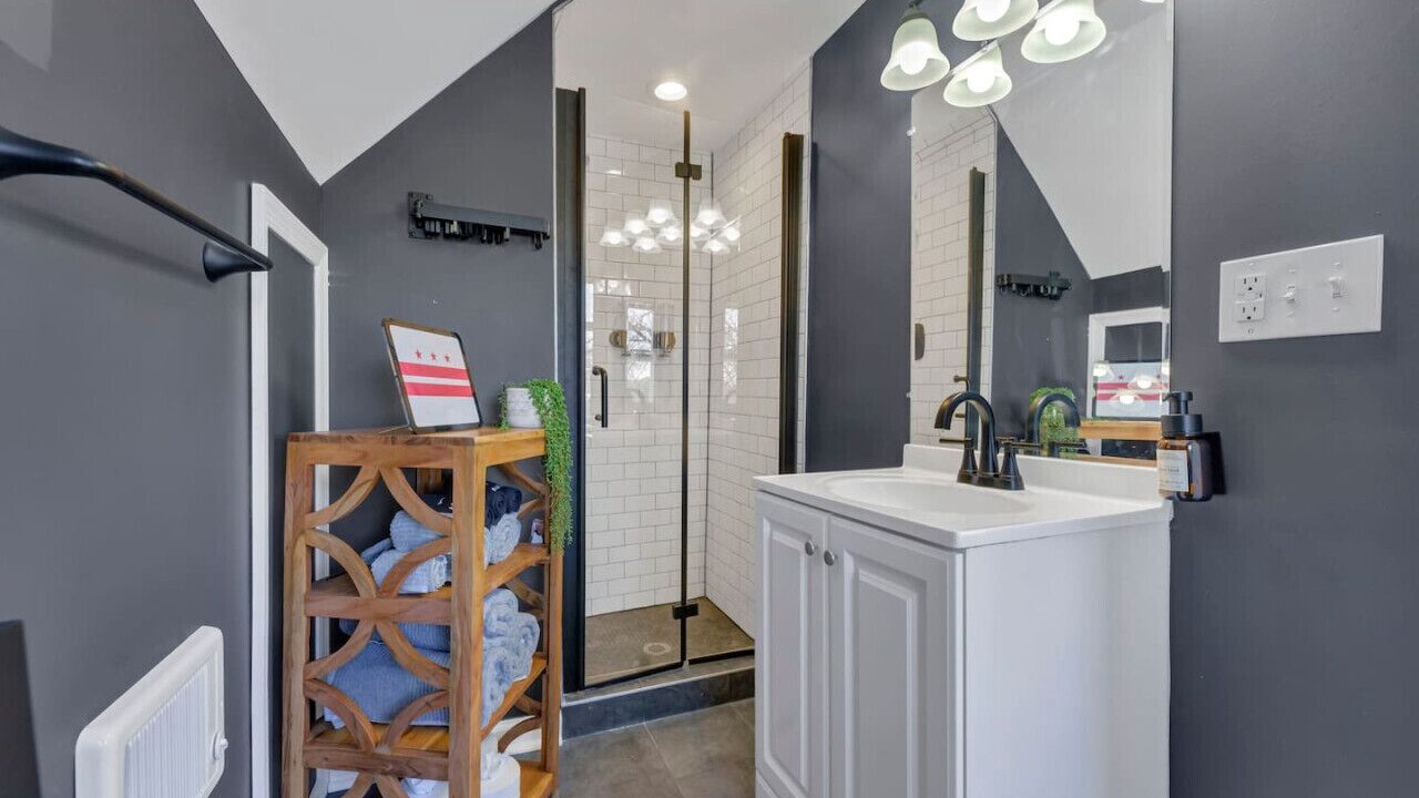 Photo of Bathroom in Woodridge