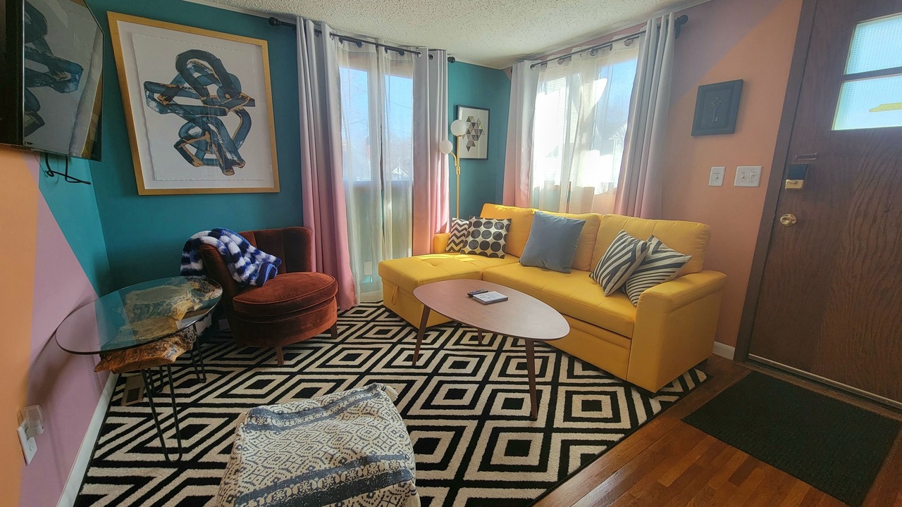 Photo of Livingroom in East Side Pioneers