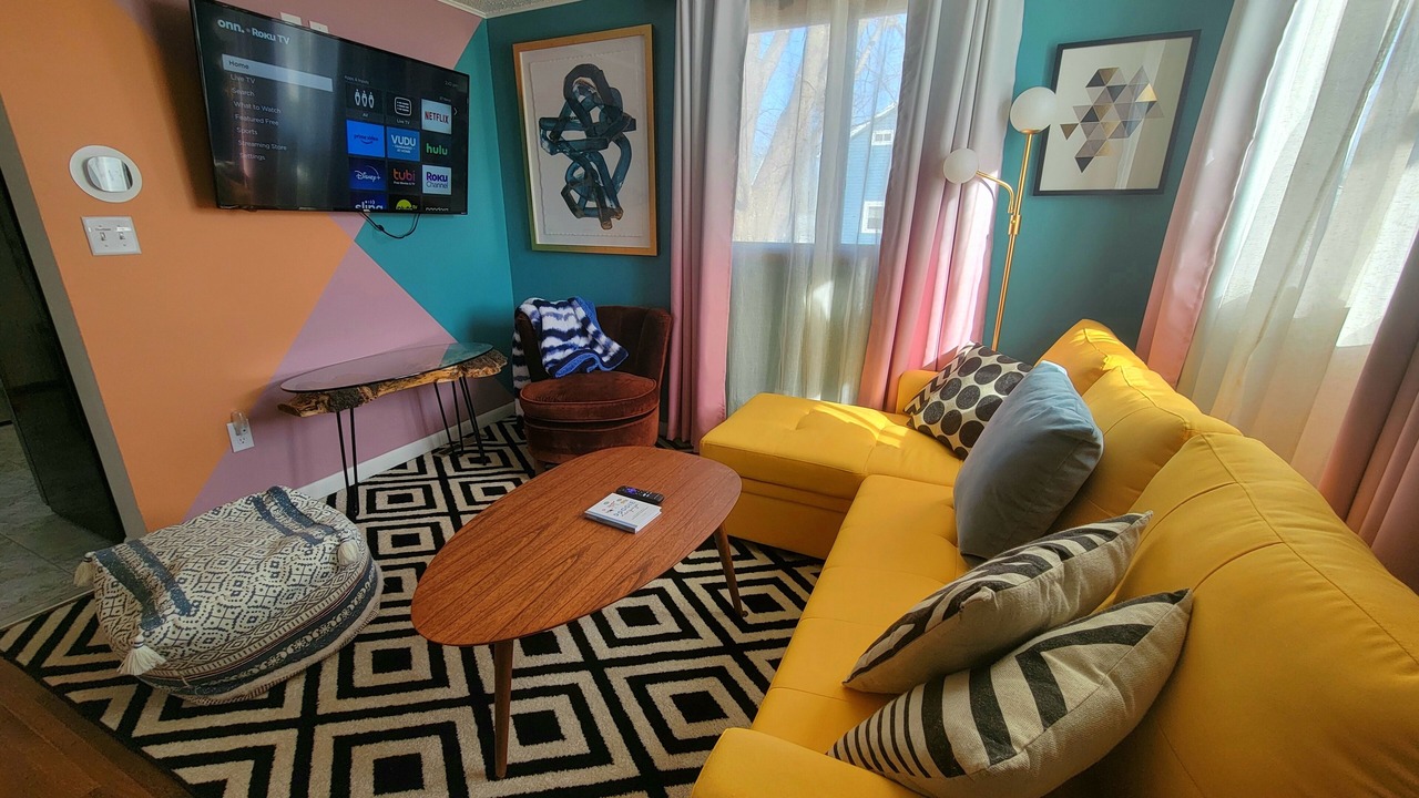 Photo of Livingroom in East Side Pioneers