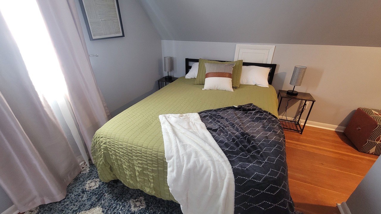 Photo of Bedroom in East Side Pioneers
