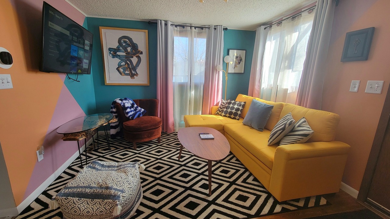 Photo of Livingroom in East Side Pioneers