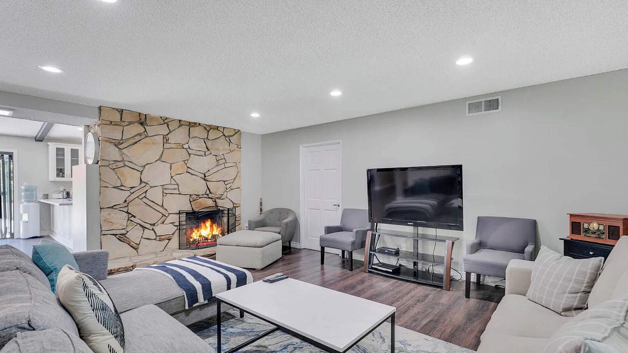 Photo of Livingroom in Simi Valley