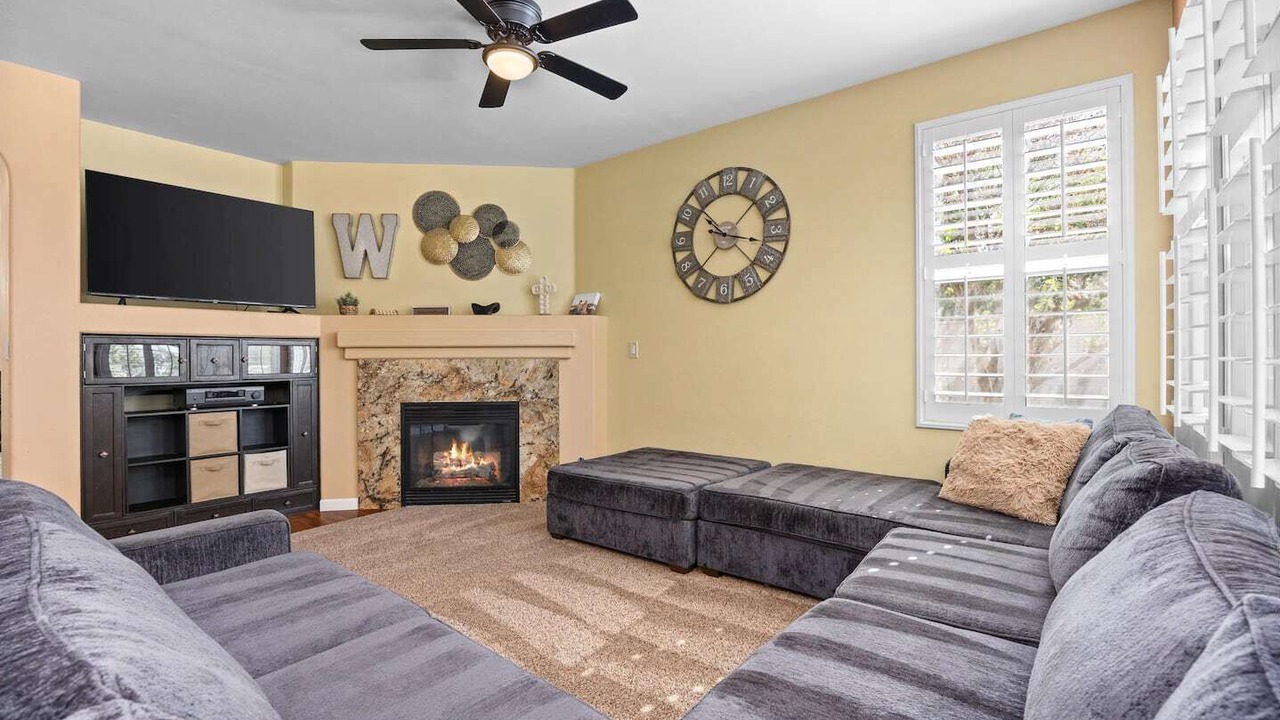 Photo of Livingroom in Eagle Ranch