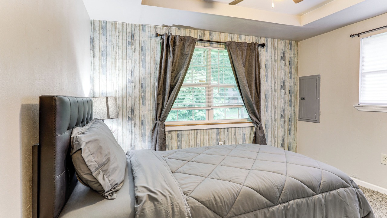 Photo of Bedroom in Sunshine