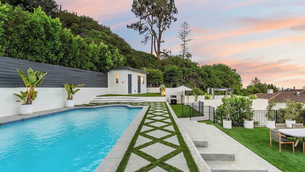 Photo of Others in Hollywood Hills West