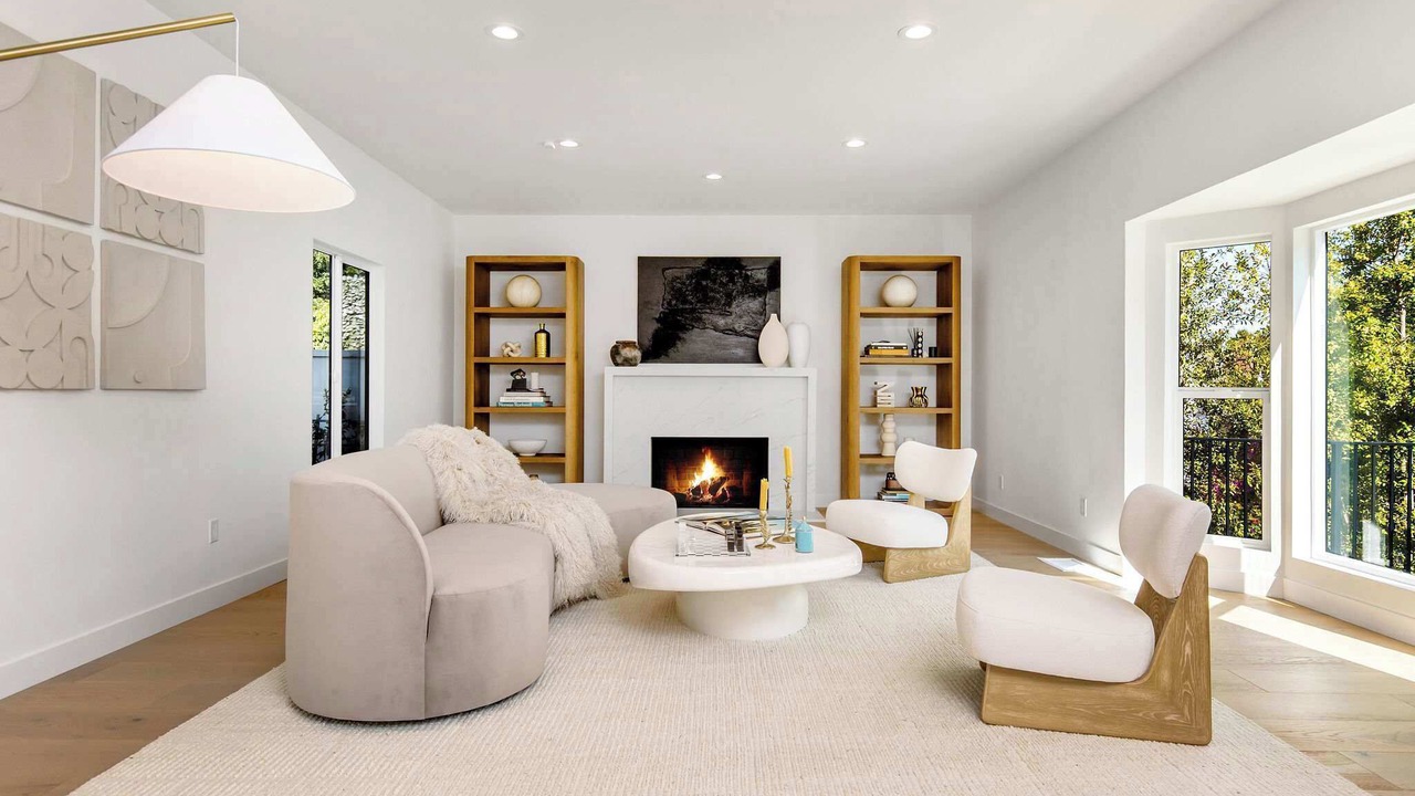 Photo of Others in Hollywood Hills West