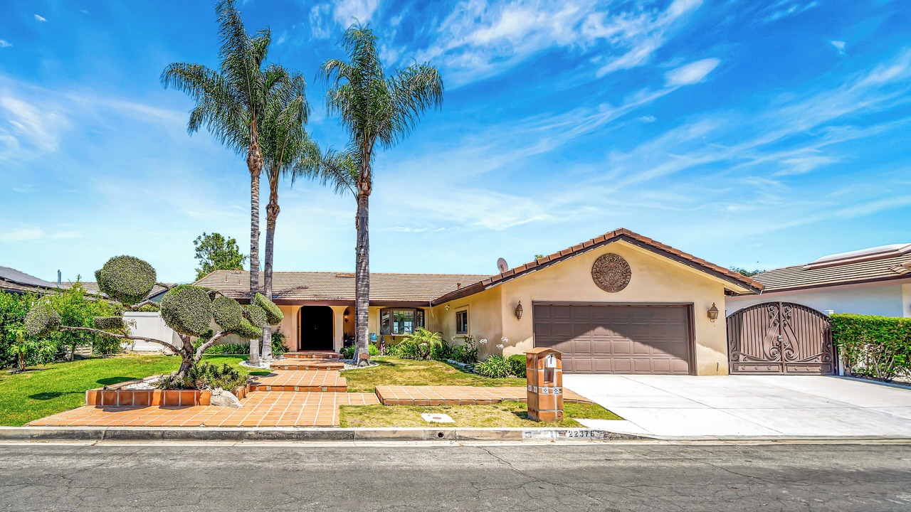 Photo of Outdoor in Woodland Hills