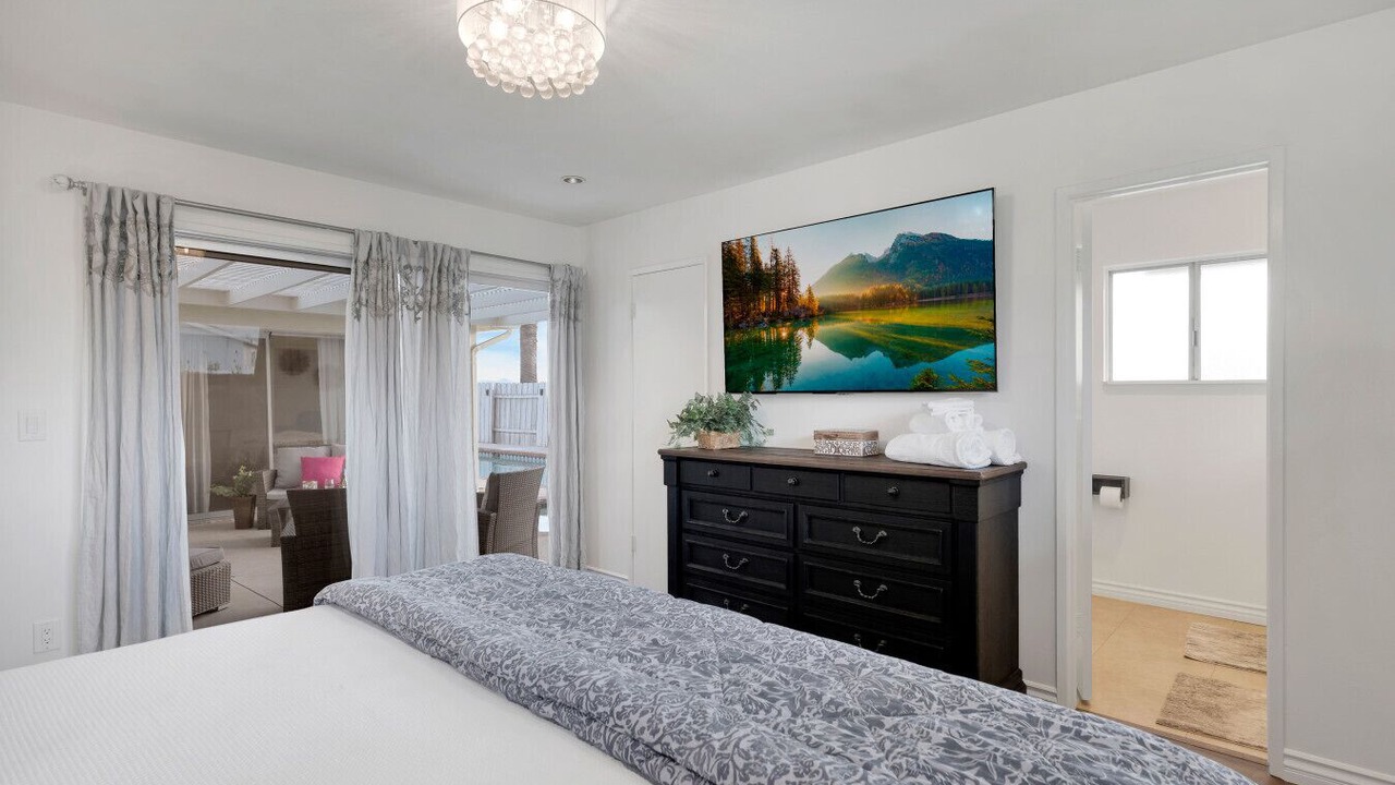 Photo of Bedroom in Thousand Oaks