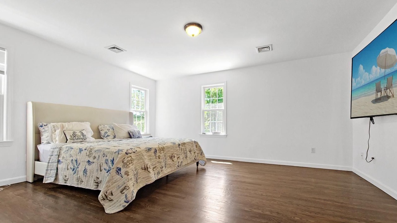 Photo of Bedroom in Centerville