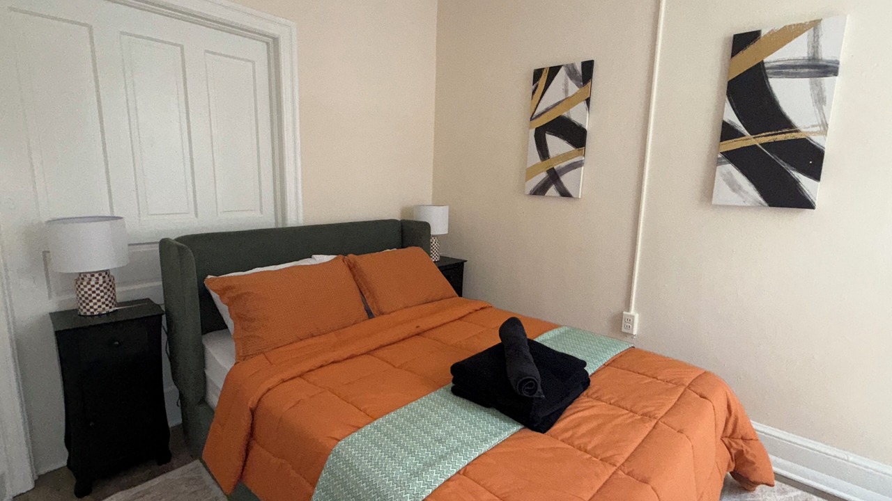 Photo of Bedroom in Truxton Circle