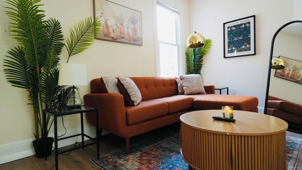 Photo of Livingroom in Truxton Circle