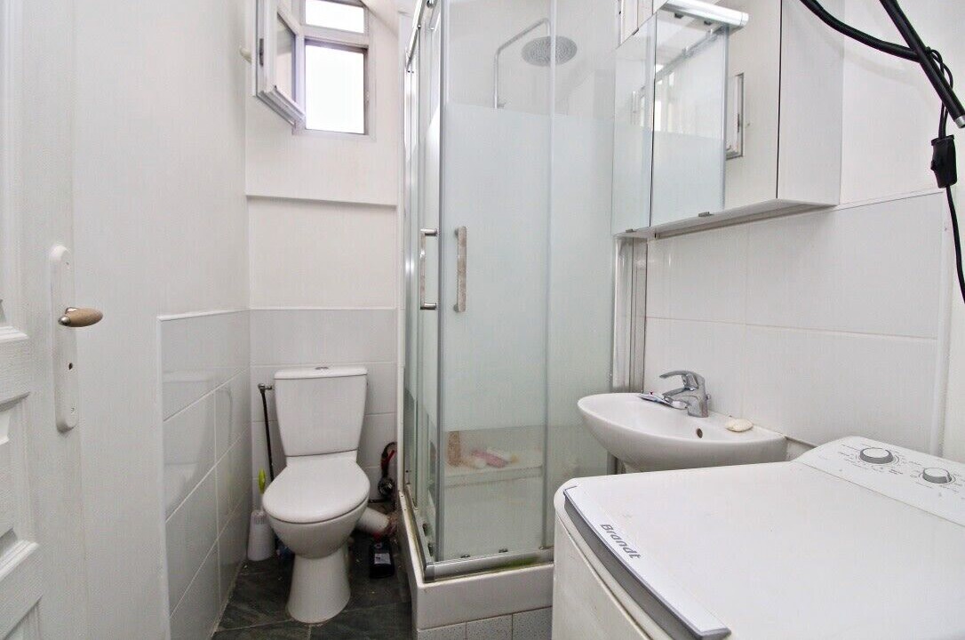 Photo of Bathroom in Vanves