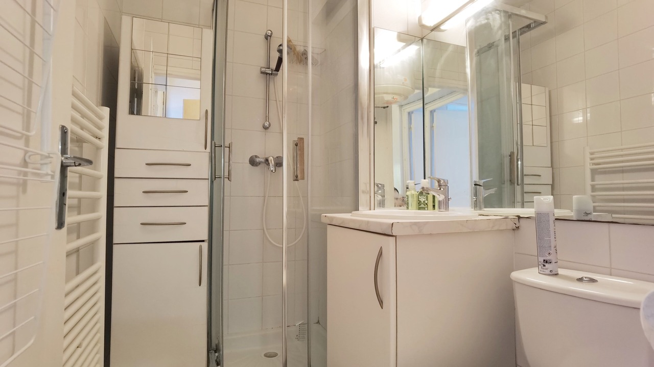 Photo of Bathroom in Notre-Dame-des-Champs
