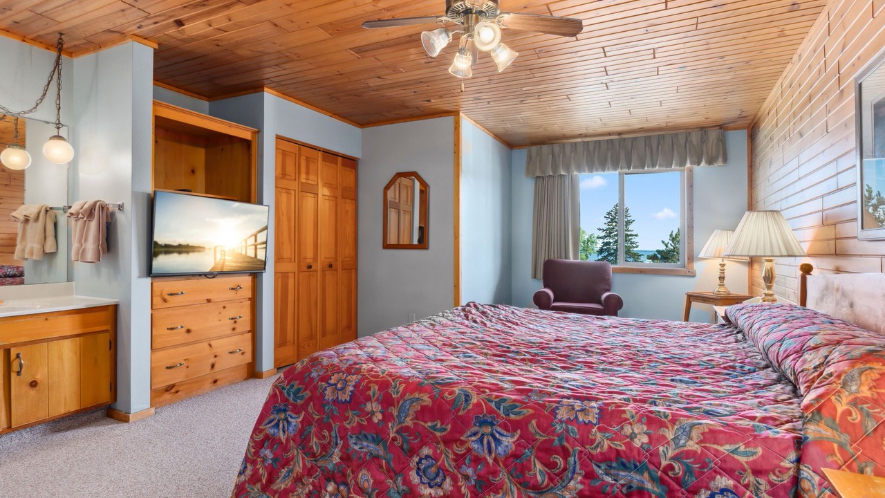 Photo of Bedroom in Breezy Point