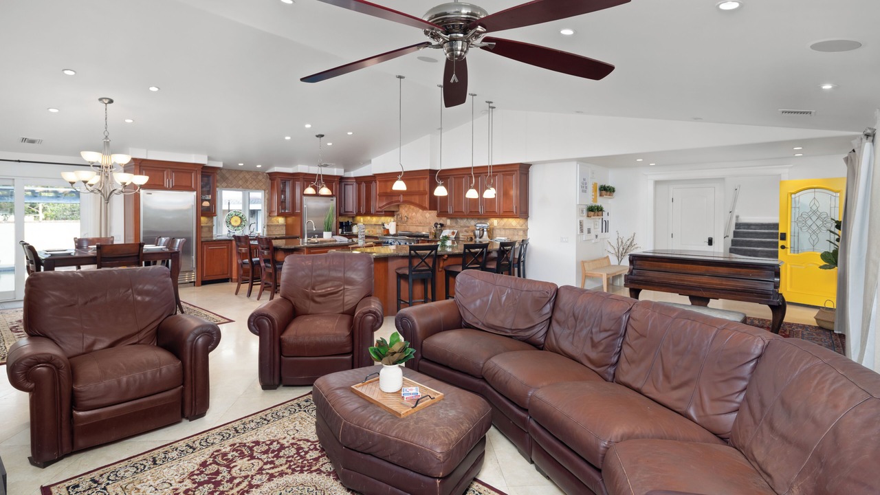 Photo of Livingroom in Fullerton