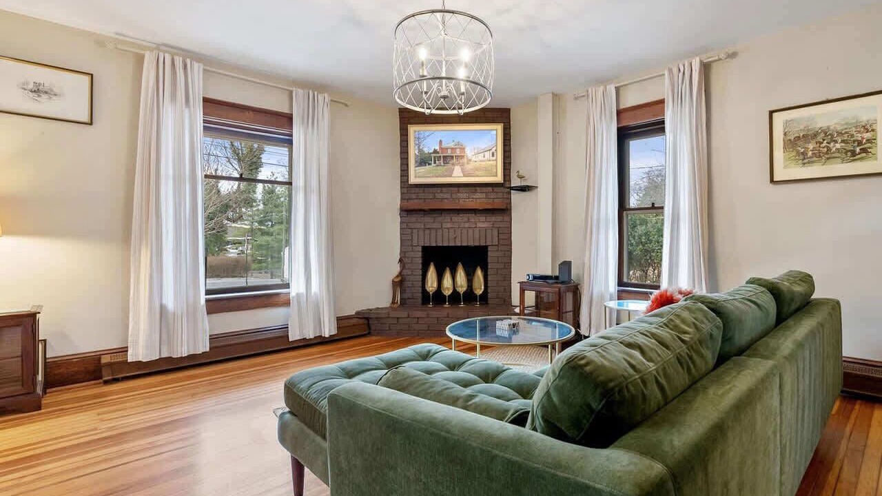 Photo of Livingroom in Harpers Ferry