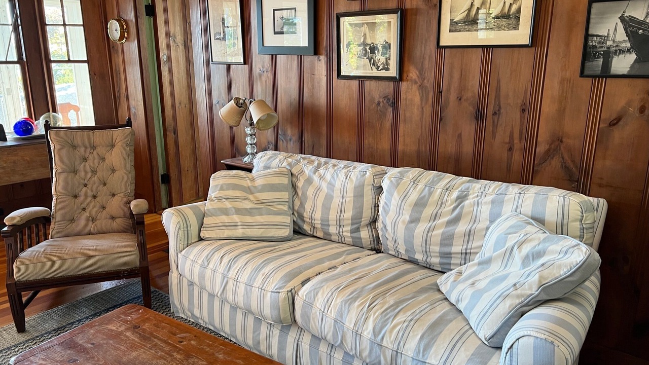 Photo of Livingroom in Gloucester