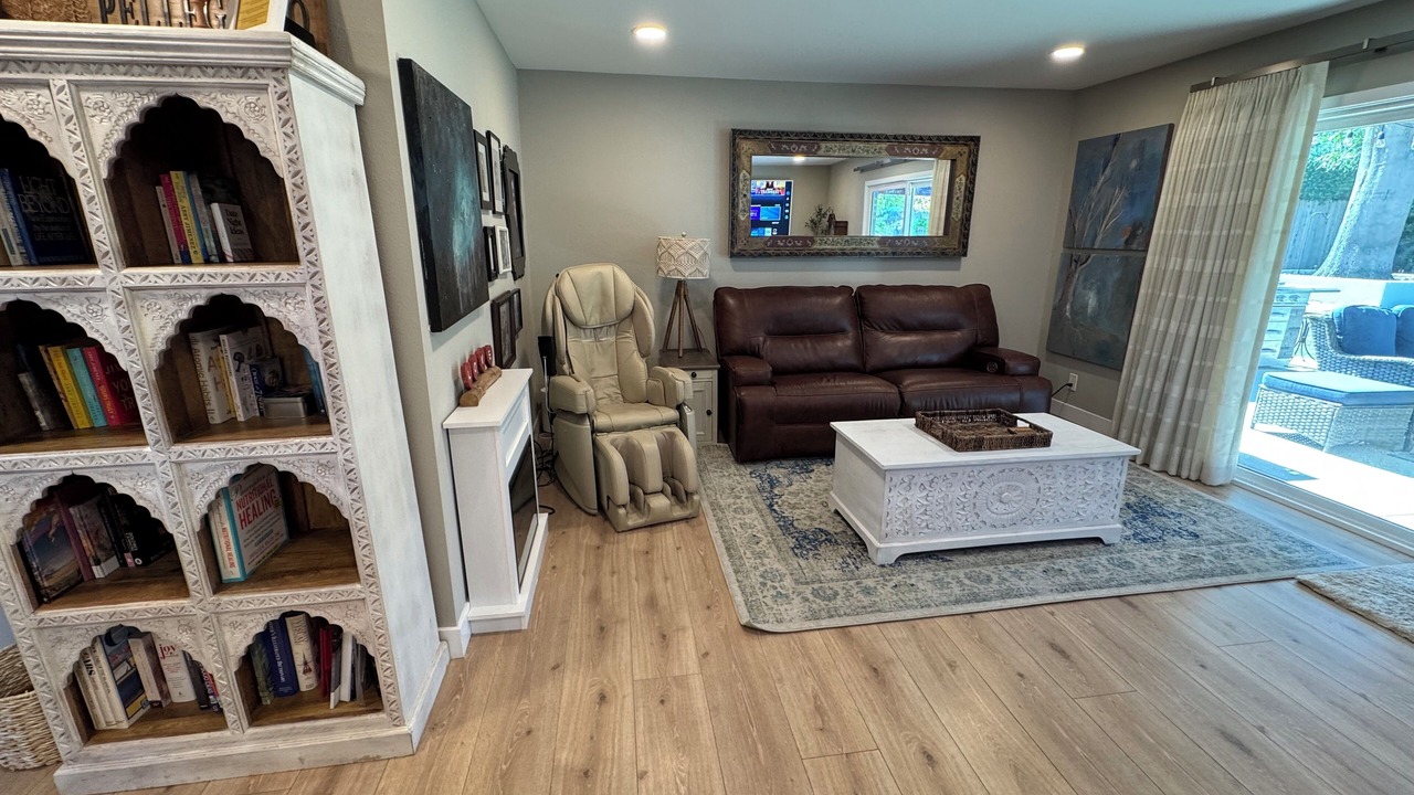 Photo of Livingroom in Thousand Oaks