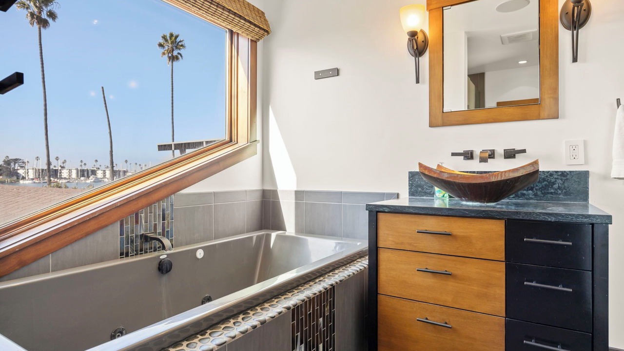Photo of Bathroom in Hollywood