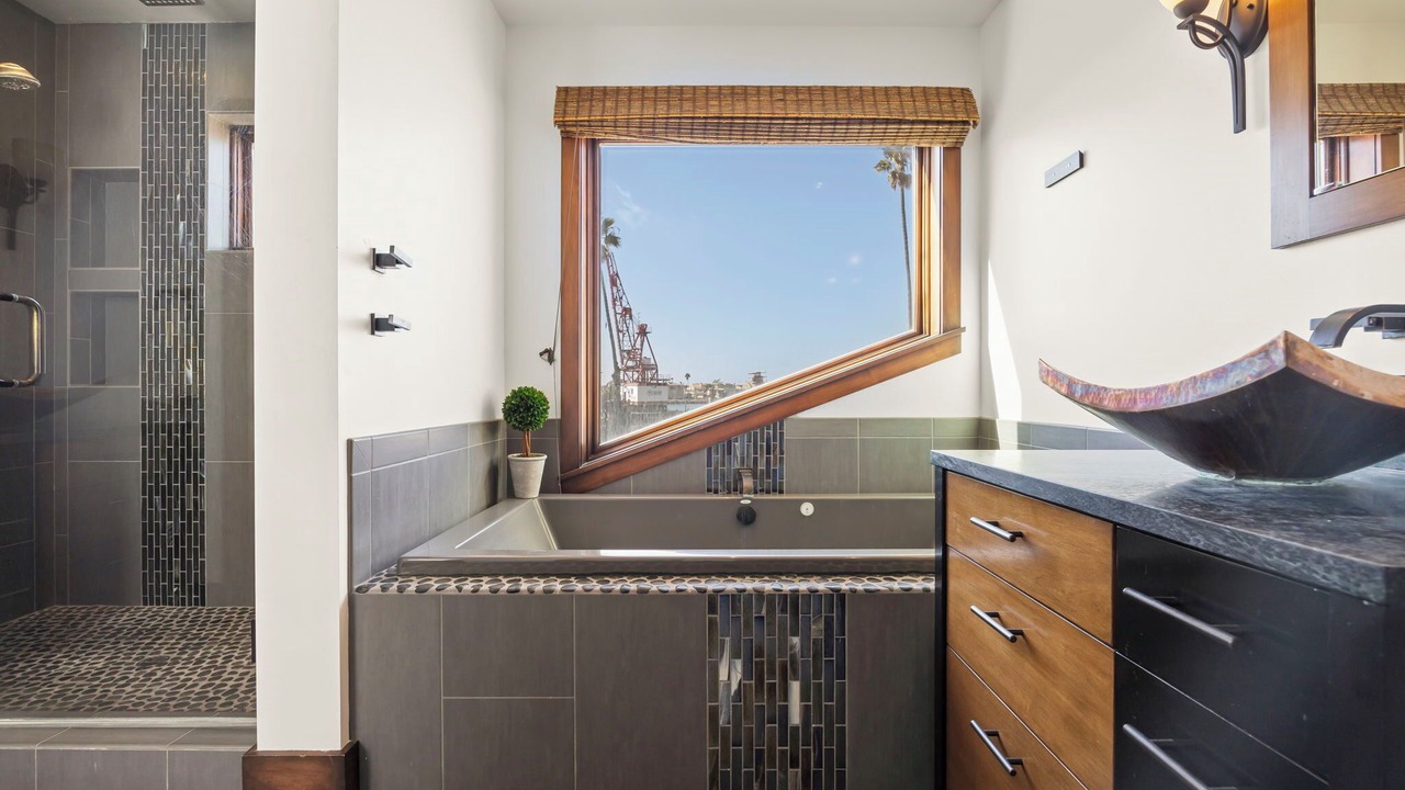 Photo of Bathroom in Hollywood