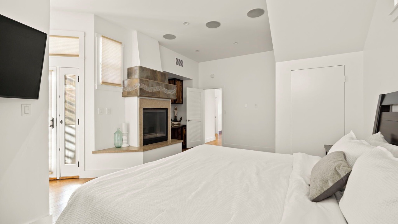 Photo of Bedroom in Hollywood
