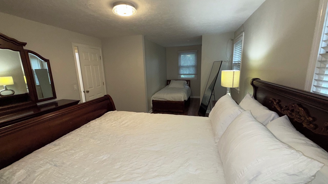 Photo of Bedroom in Centerville