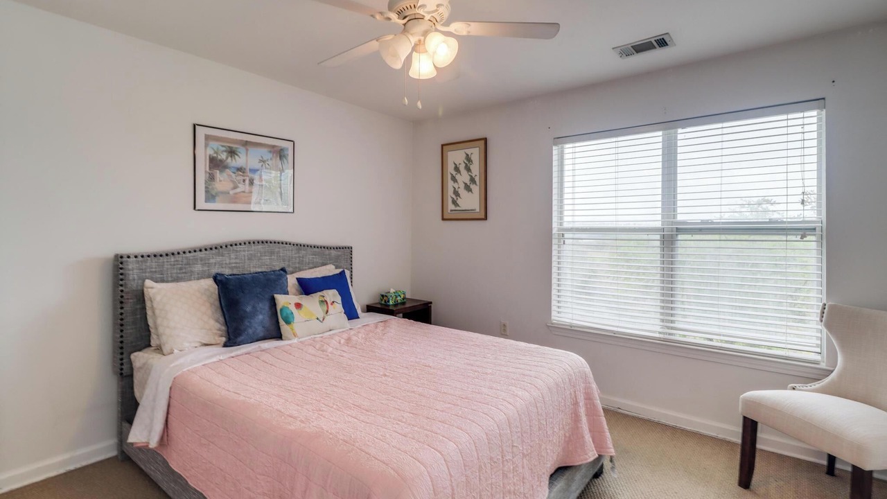 Photo of Bedroom in Gulf Park Estates