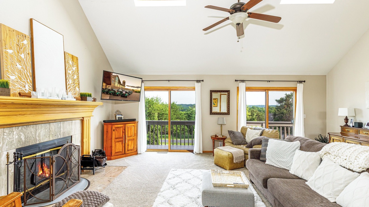 Photo of Livingroom in The Galena Territory
