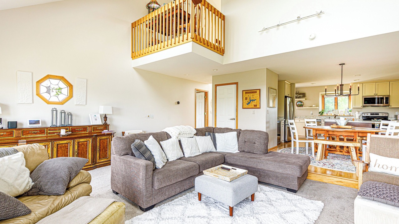Photo of Livingroom in The Galena Territory