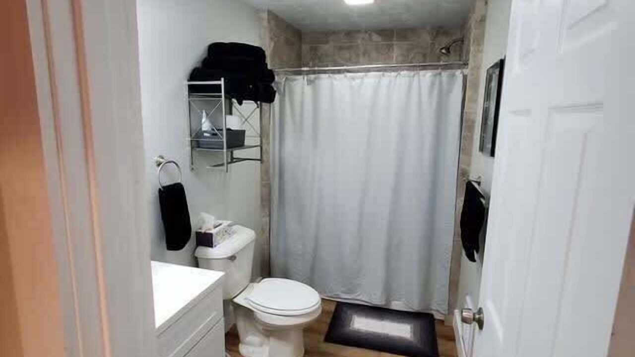 Photo of Bathroom in Guttenberg