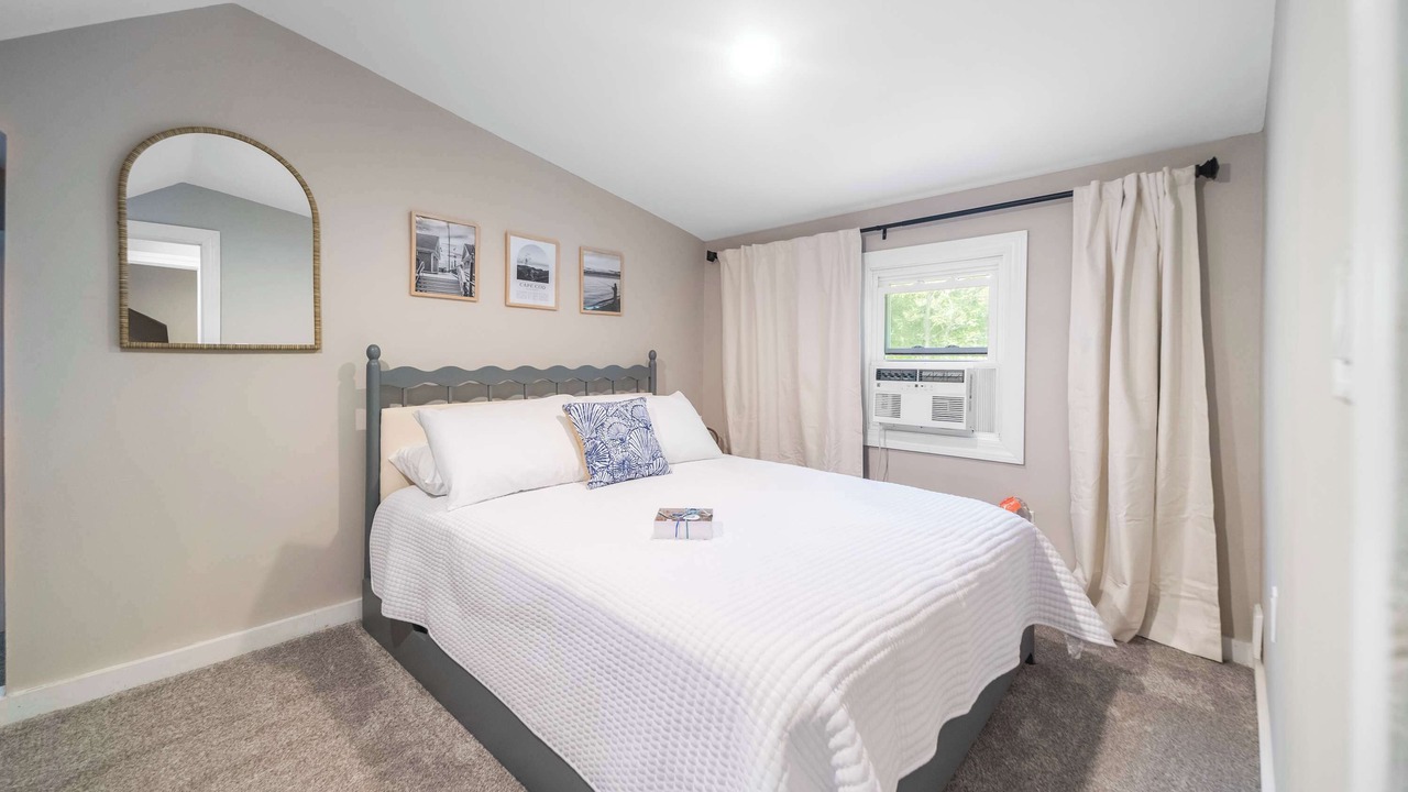 Photo of Bedroom in West Yarmouth