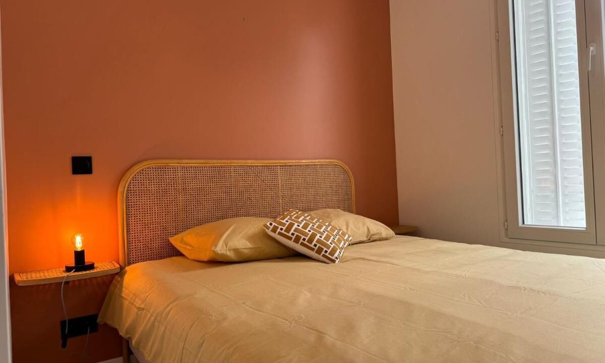Photo of Bedroom in Republique–Point-du-Jour