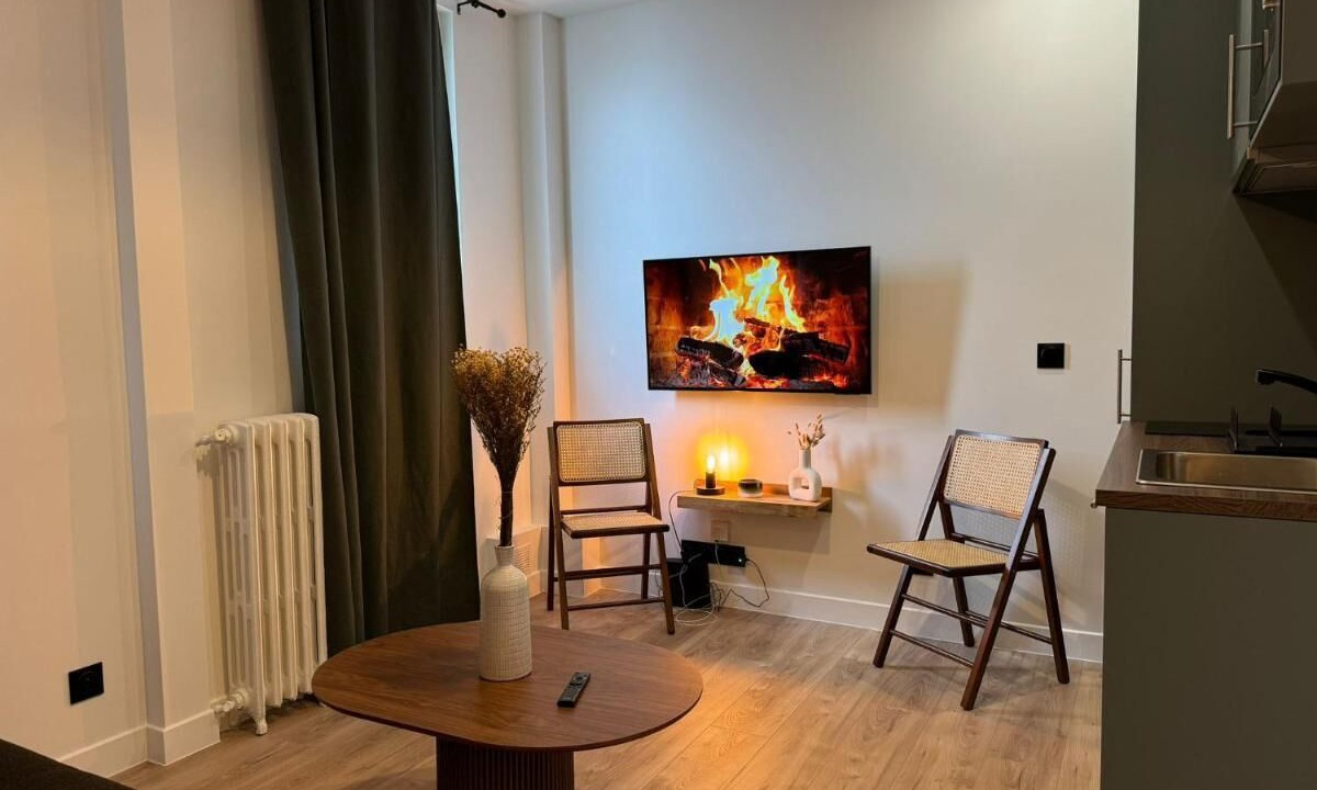 Photo of Livingroom in Republique–Point-du-Jour