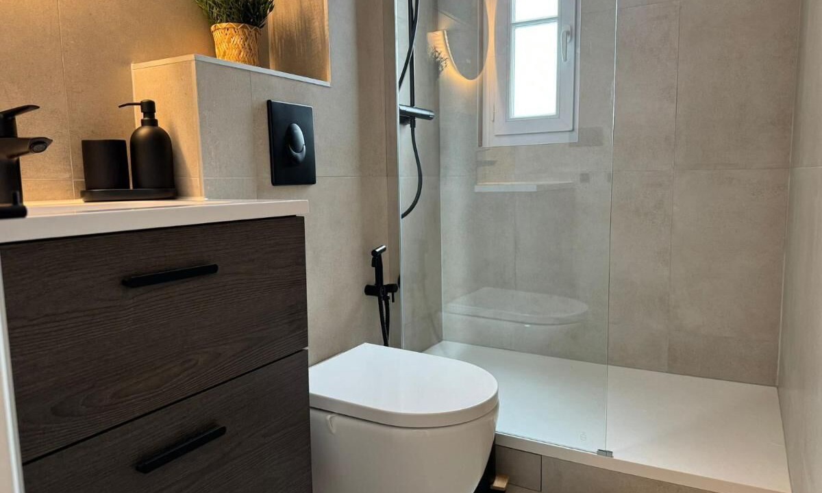 Photo of Bathroom in Republique–Point-du-Jour