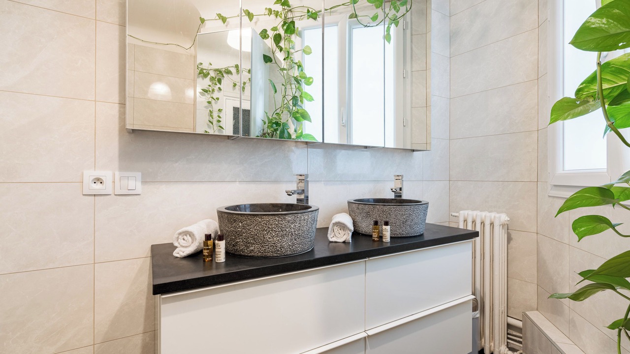 Photo of Bathroom in Quartier de la Plaine-de-Monceaux