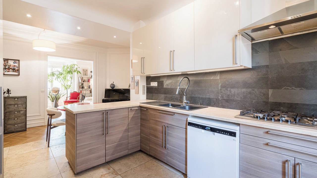 Photo of Kitchen in Quartier de la Plaine-de-Monceaux