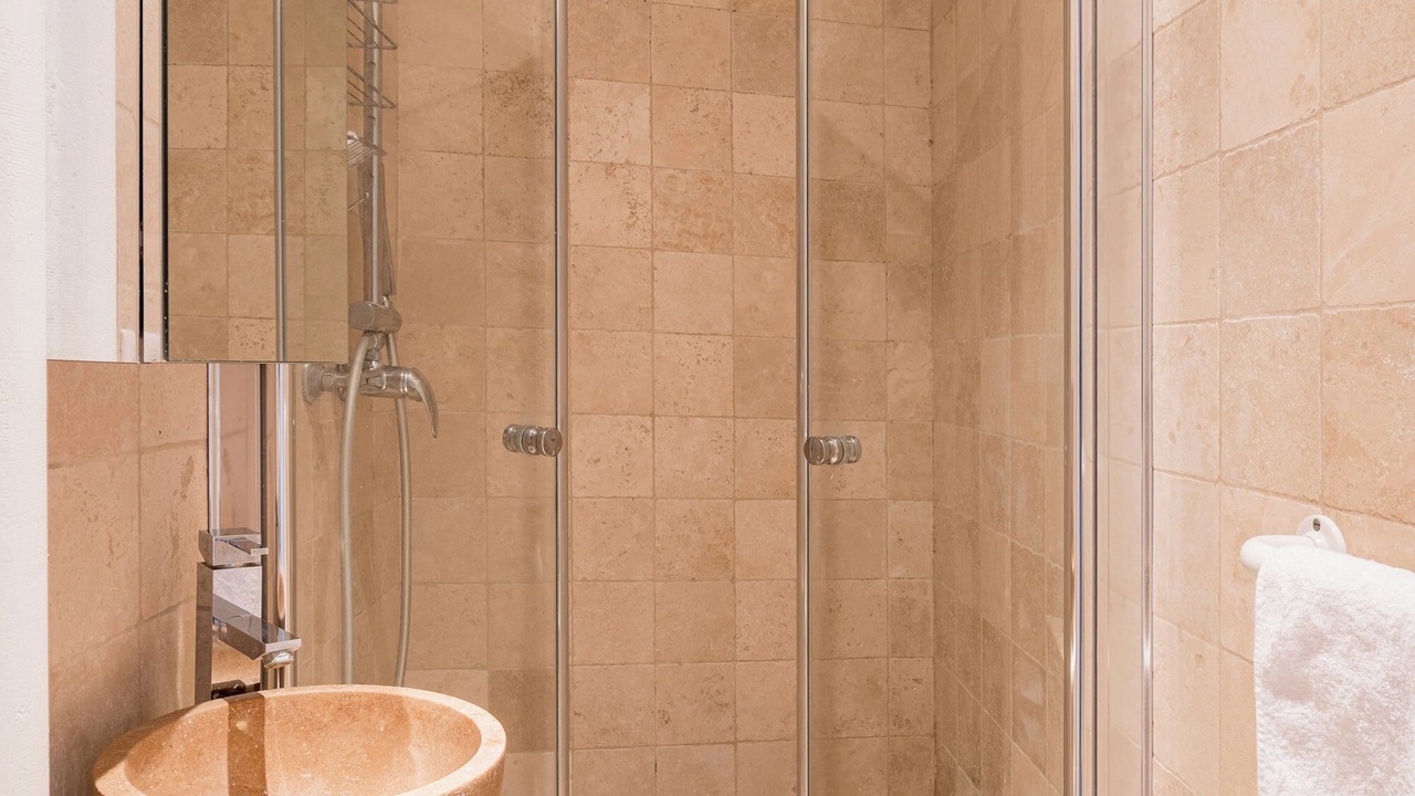 Photo of Bathroom in Quartier de la Plaine-de-Monceaux
