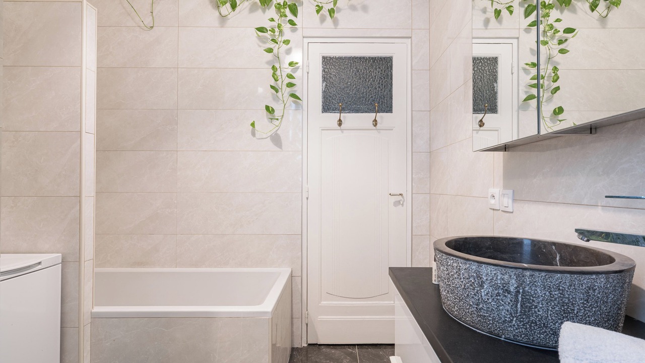 Photo of Bathroom in Quartier de la Plaine-de-Monceaux