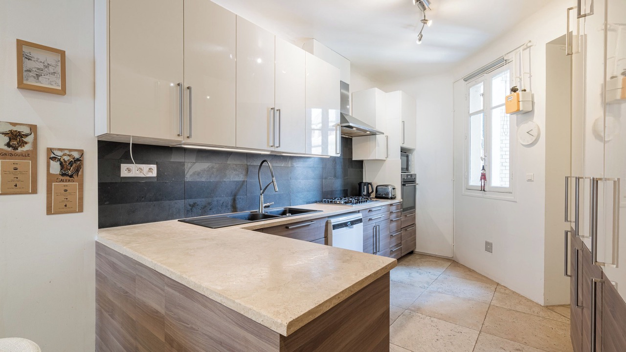 Photo of Kitchen in Quartier de la Plaine-de-Monceaux