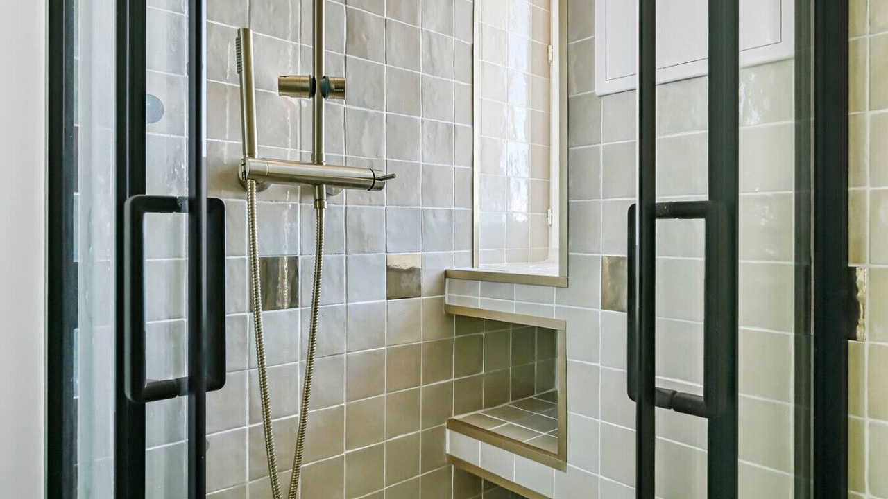 Photo of Bathroom in Centre