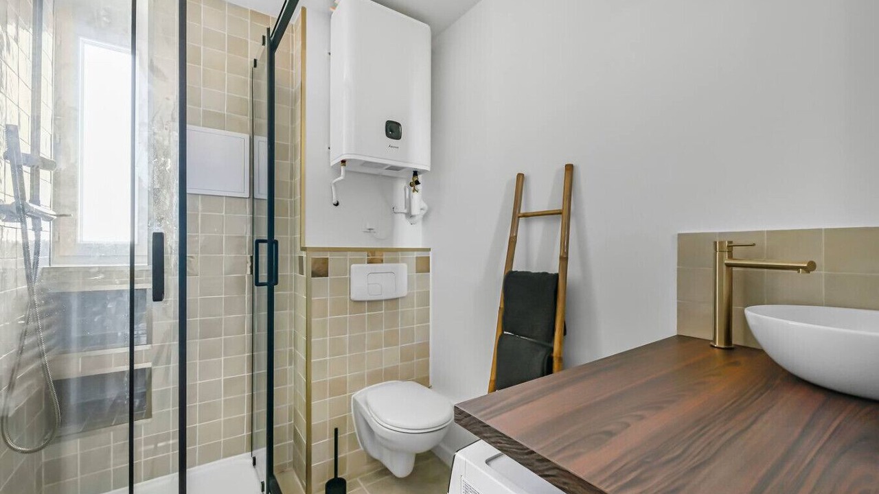 Photo of Bathroom in Centre