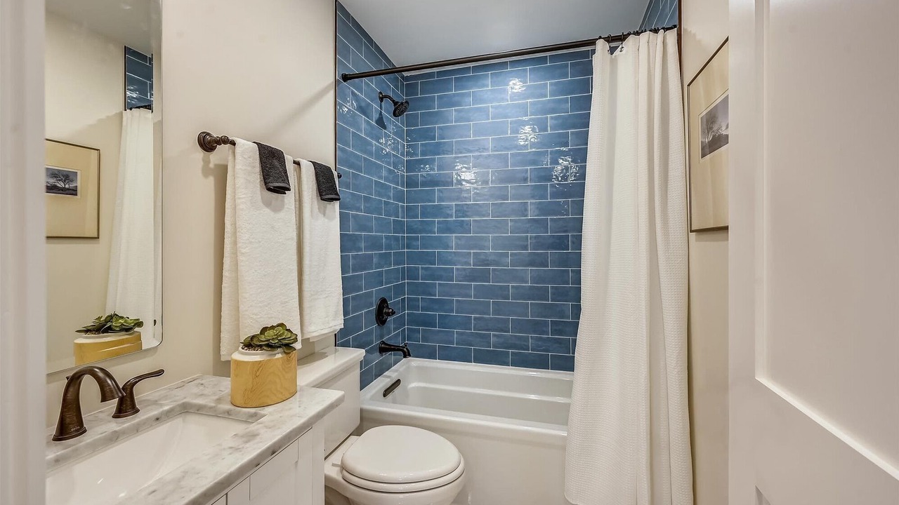 Photo of Bathroom in Forest Hills - Woodbourne