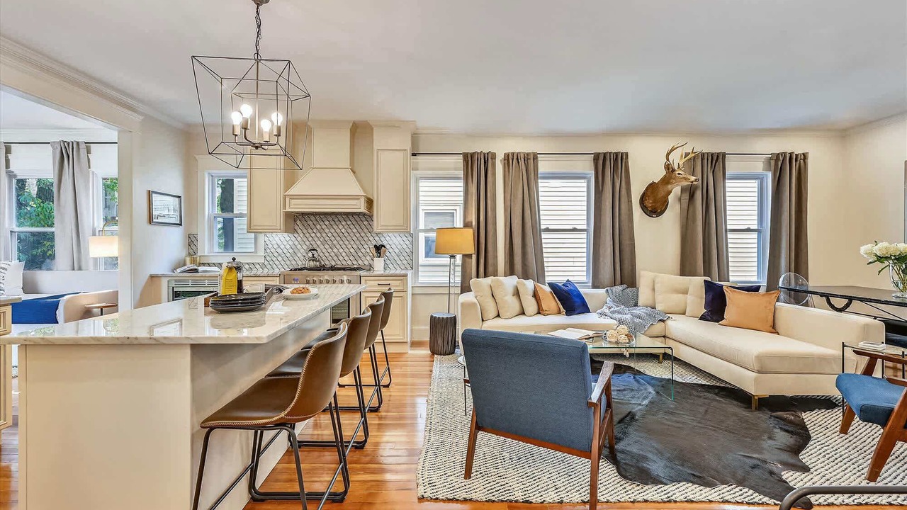 Photo of Bedroom in Forest Hills - Woodbourne