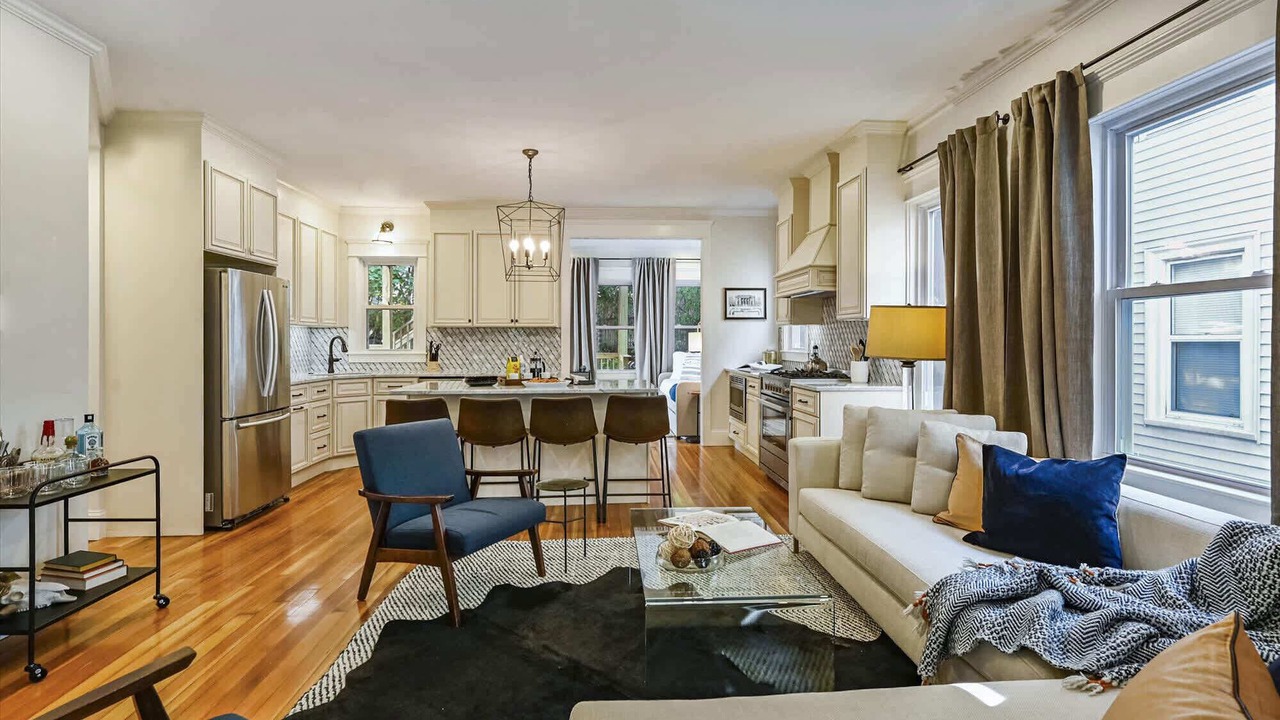 Photo of Bedroom in Forest Hills - Woodbourne
