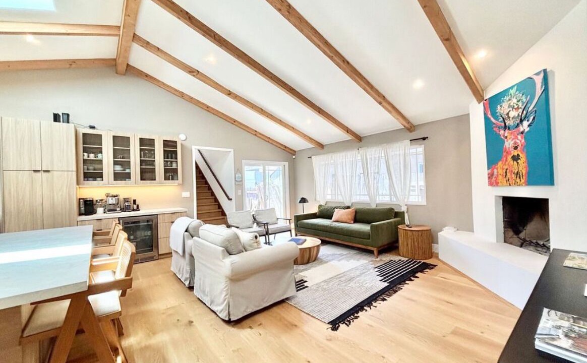 Photo of Livingroom in Oxnard Shores