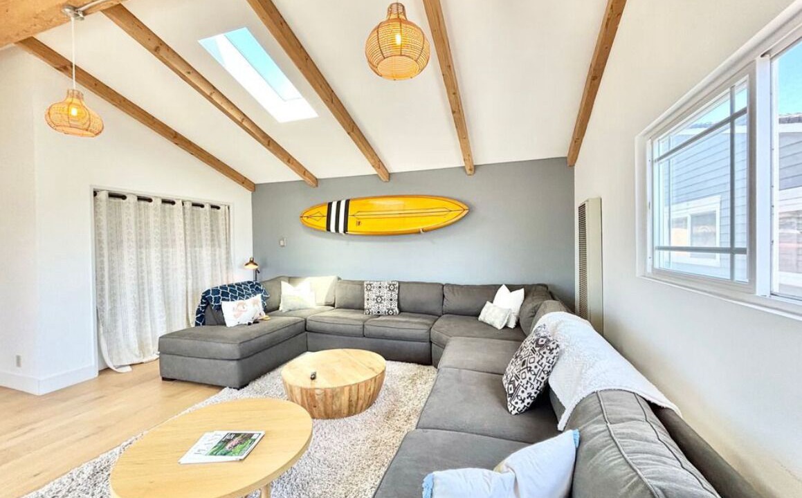 Photo of Livingroom in Oxnard Shores