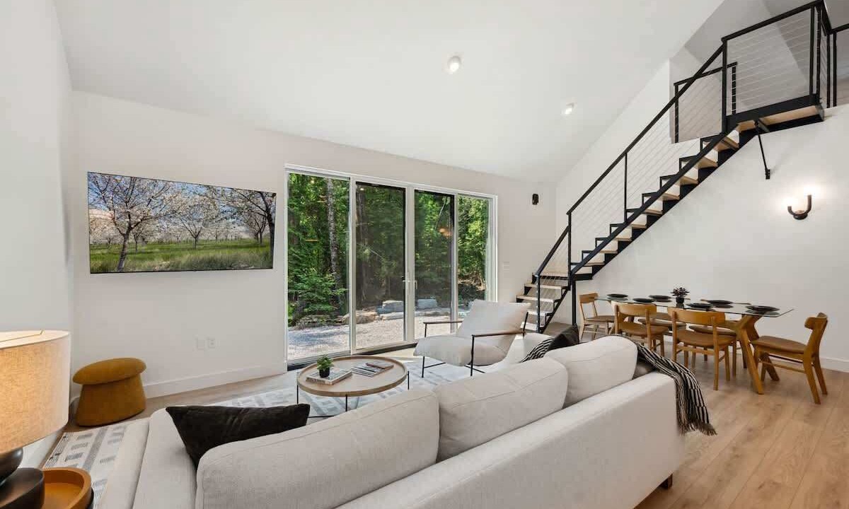 Photo of Livingroom in Egg Harbor