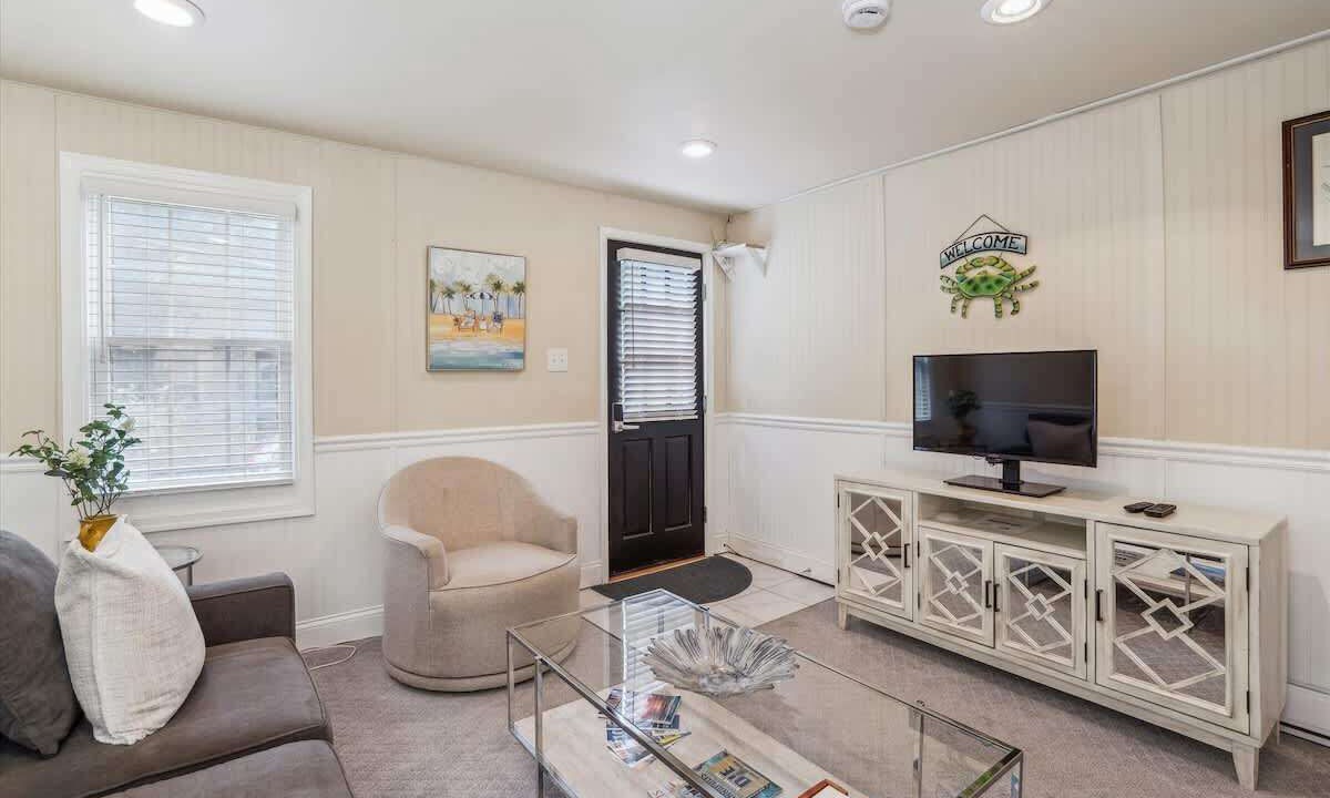 Photo of Livingroom in Historic District