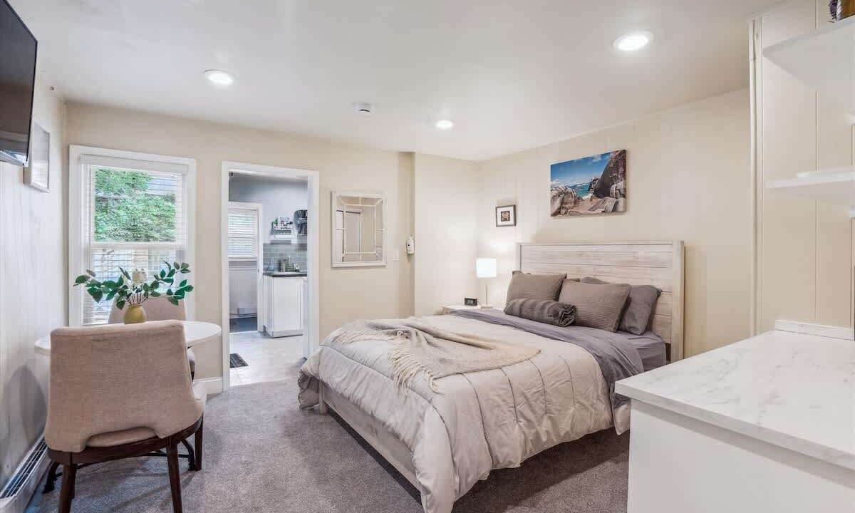Photo of Bedroom in Historic District