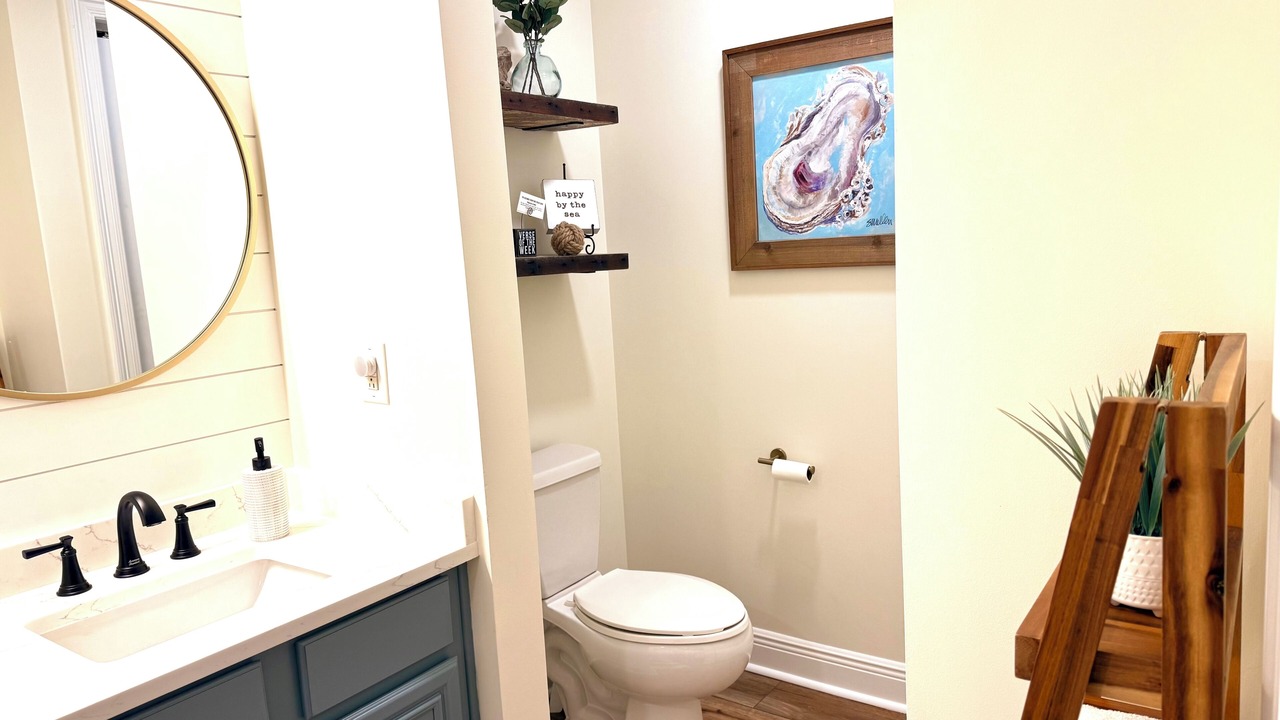 Photo of Bathroom in Henderson Point
